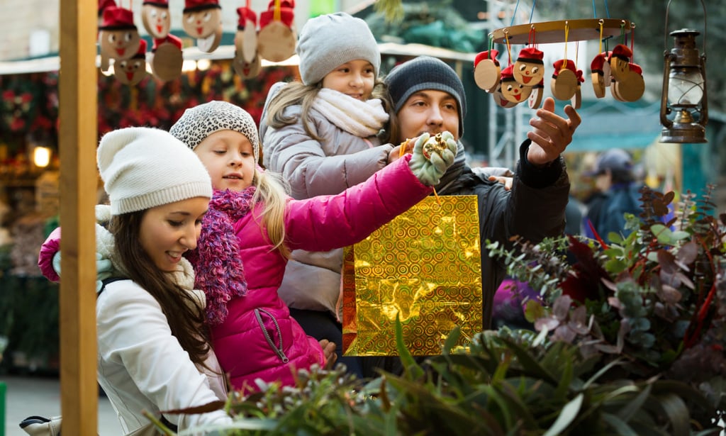 Help for the Holidays: How to Navigate Christmas Shopping for Kids